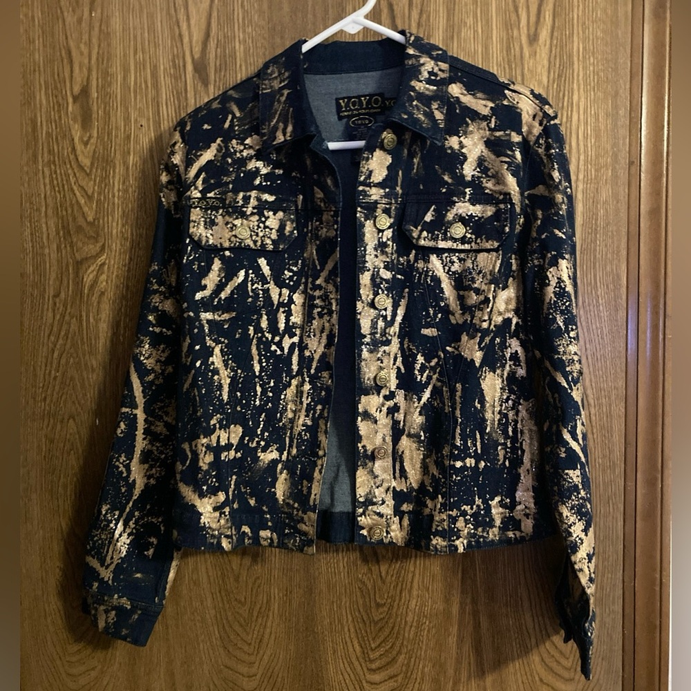 YOYO Denim Jacket W/Gold Splatters . Stretchy material 96% cotton 4% spandex SzM